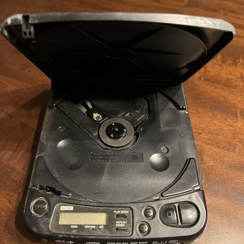 Sony Discman D-121 CD Player Walkman Portable Compact Disc Player Tested READ