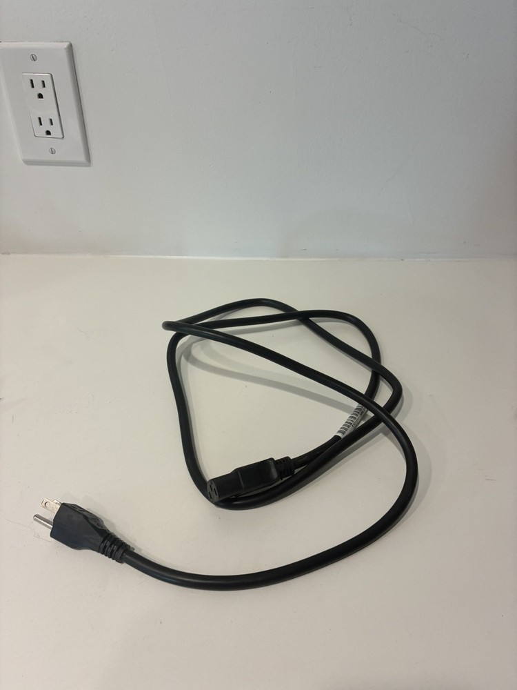 TP-LINK T1500-28PCT with power supply