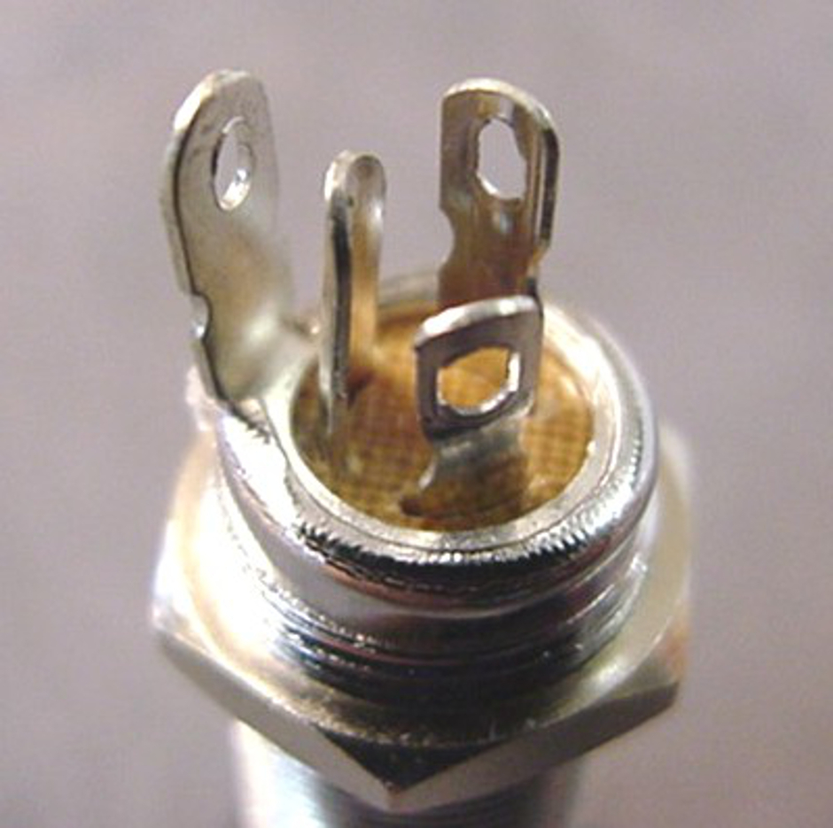 FLUSH MOUNT CYLINDER JACK FOR GUITAR - STEREO