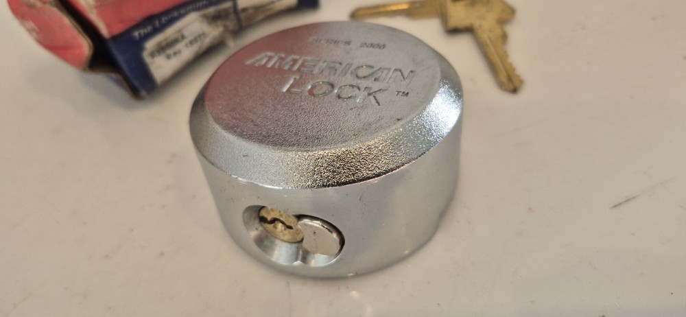 American Lock A2000KA Round Solid Steel Lock Padlock Puck