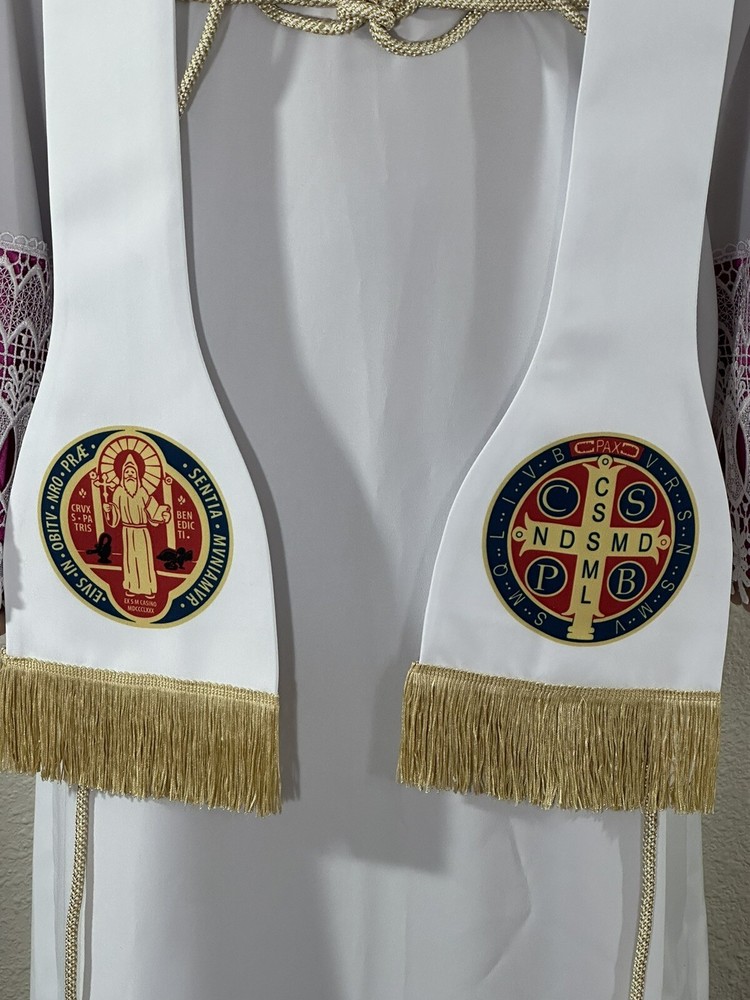 TRADITIONAL STYLE WHITE STOLE + SAINT BENEDICT