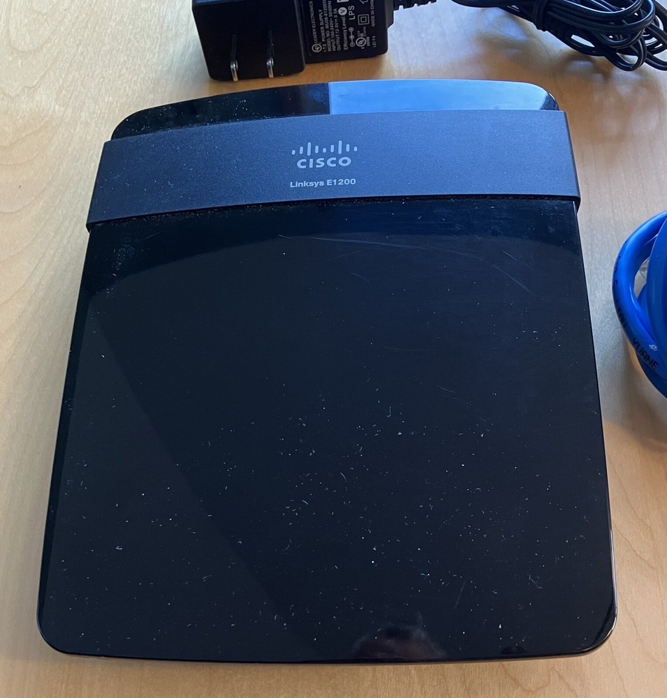 Cisco Linksys E1200 Wireless-N Router, Install CD, Cord, Ethernet Cable, used