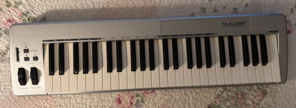 M-Audio KEYSTATION 49e - 49-Key USB MIDI Controller Keyboard ONLY - NO ADAPTER