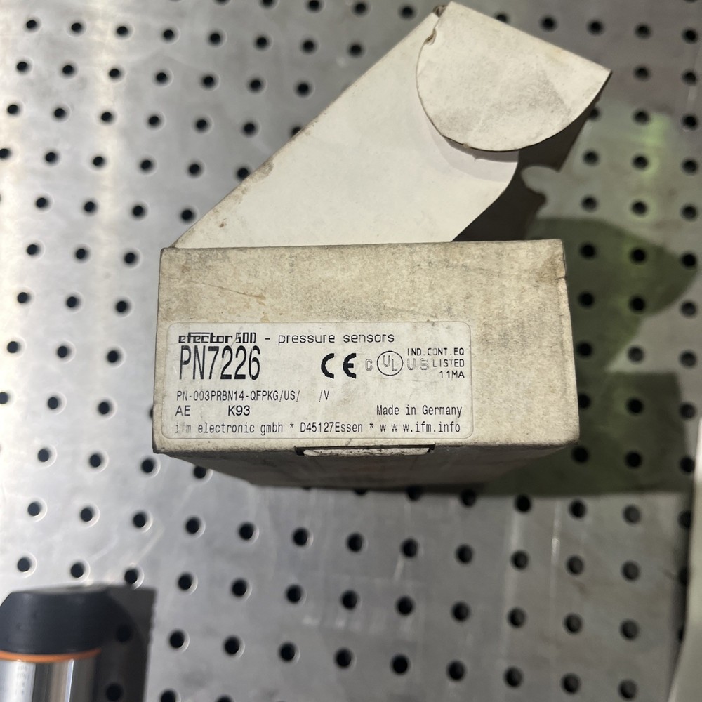 Efector, PN7226, Pressure Sensor Open Box