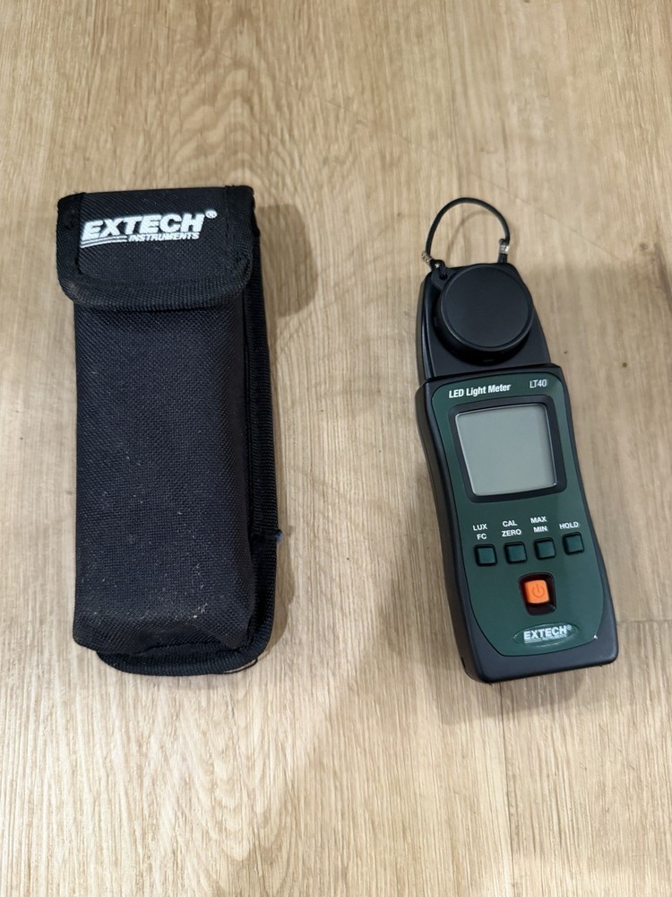 Extech LT40 LED Light Meter With Carrying Case High Accuracy Device