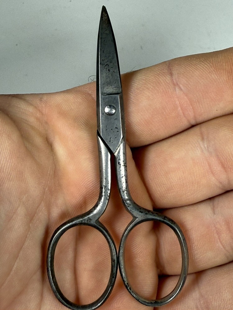 VINTAGE Sewing SCISSORS Marked SOLINGEN Germany 3.5”