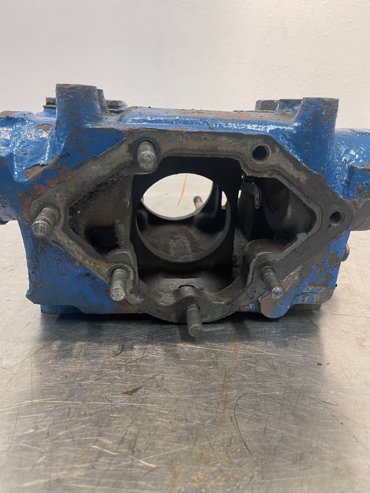 Long 260 Tractor 3pt Rockshaft Housing