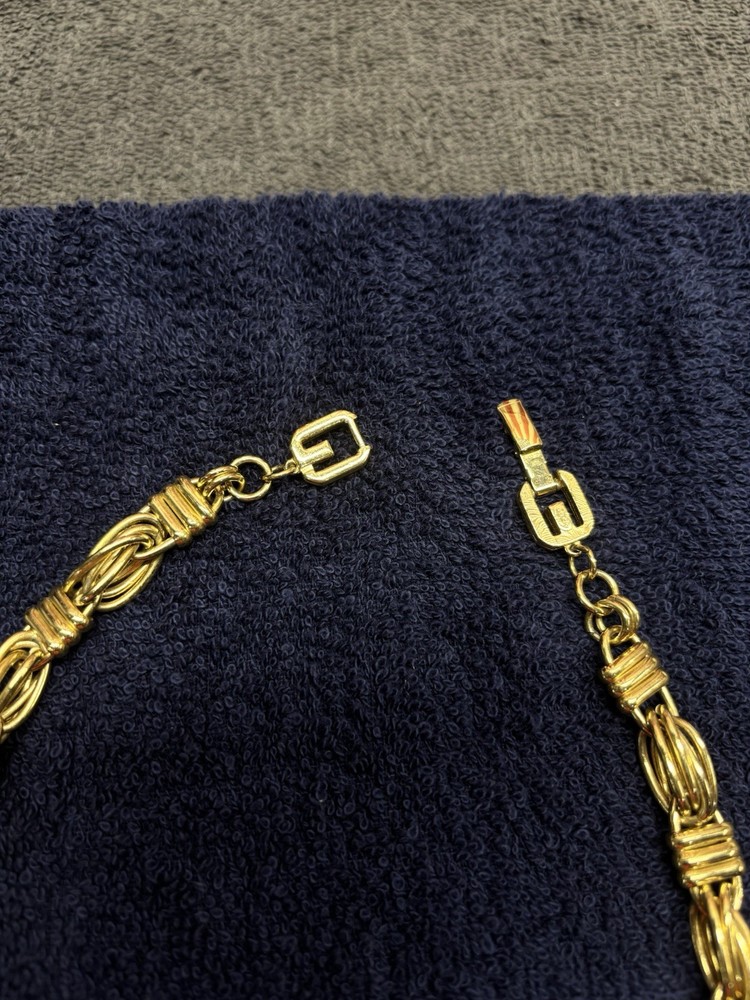 GIVENCHY Signed Gold Tone Necklace. 18”