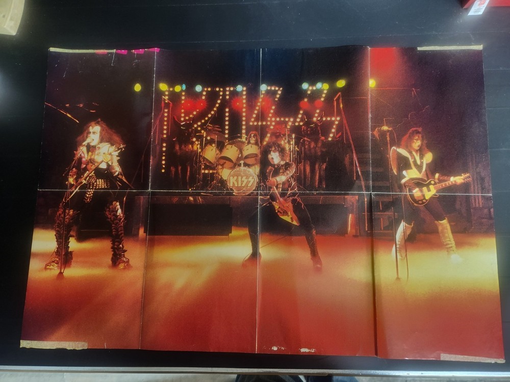 GROOVES Presents KISS Magazine 1978 Volume #1 Simmons, Stanley WITH Poster