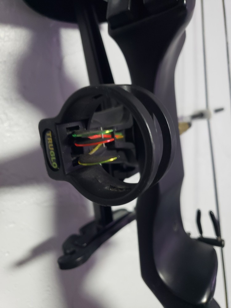 Robin Hood Compound Bow and Archery Target