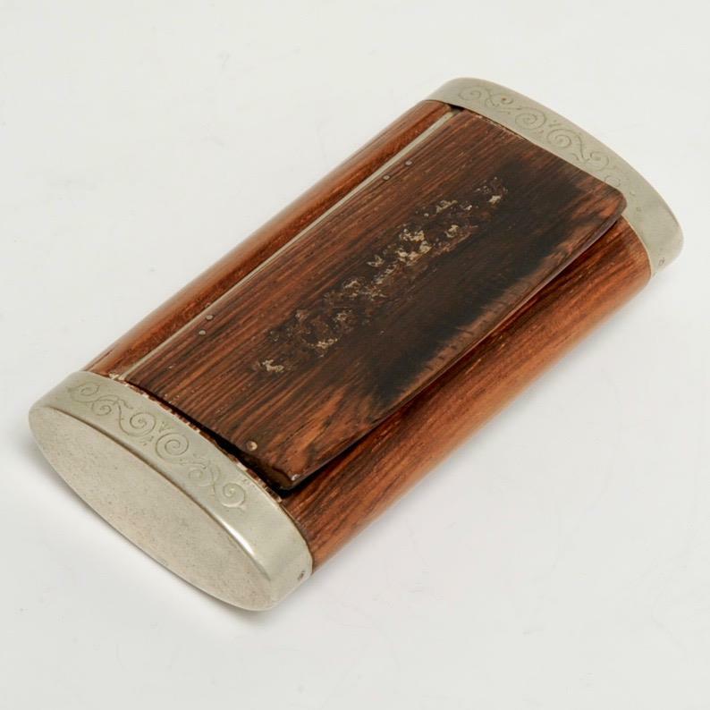 ANTIQUE TREEN SNUFF BOX IN OVAL CYLINDER FORM 19TH CENTURY