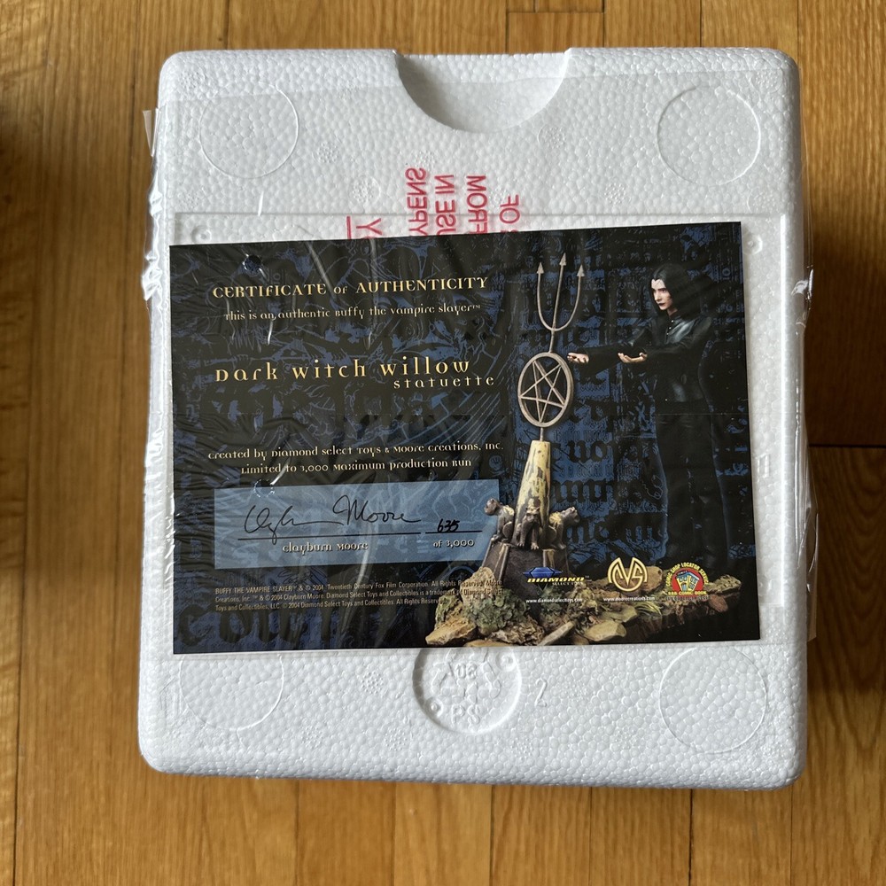 Diamond Select BTVS Dark Witch Willow Statuette With Box #635 /3000 Sealed
