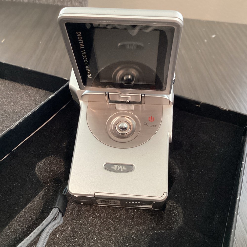 Sonic Snapbox DV51 Digital Video Camera 12 Megapixel