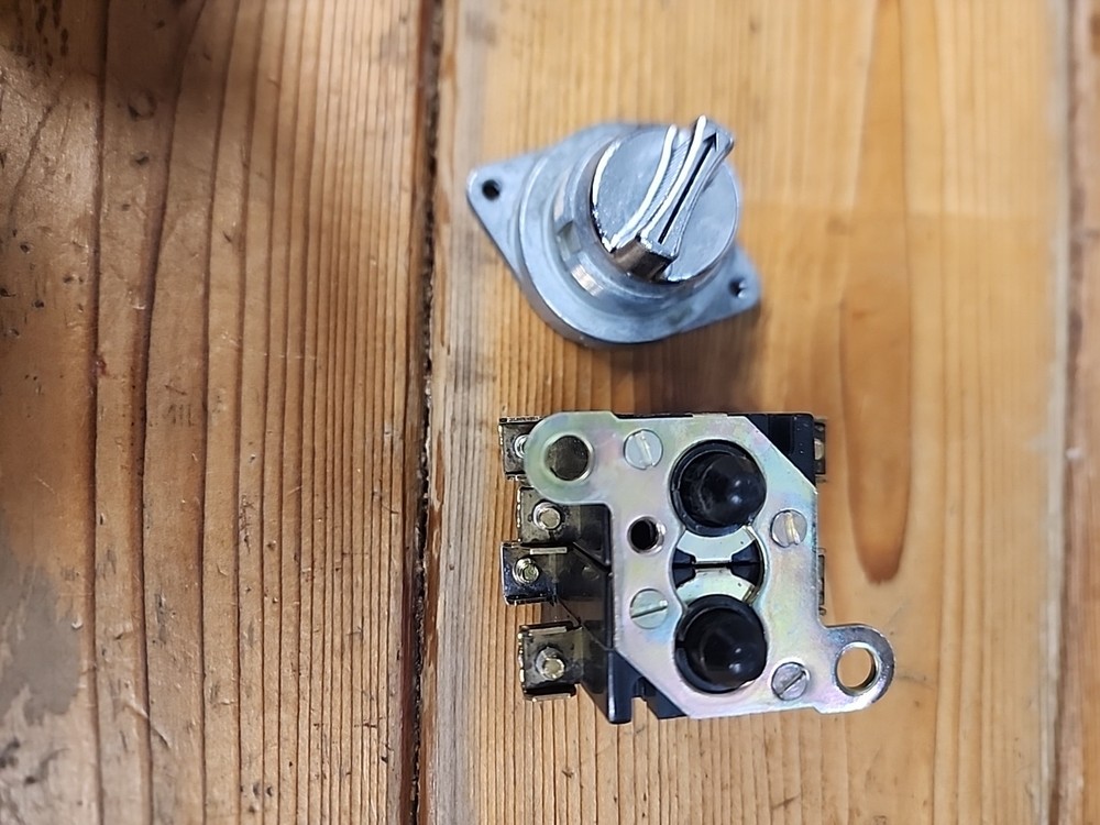 General Electric CR2940UB203A1 Selector Switch *E15