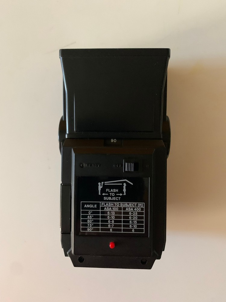 Nishika Twin Light 3010 Variable Angle Electronic Flash, it does NOT turn on