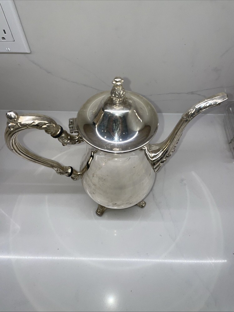 Vintage Oneida Silver Coffee/Teapot – Ornate Footed Design – Elegant