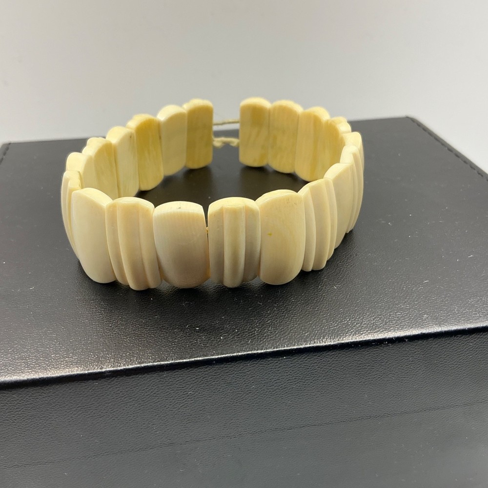 Vintage Bakelite Stretch Bracelet Cream Panel