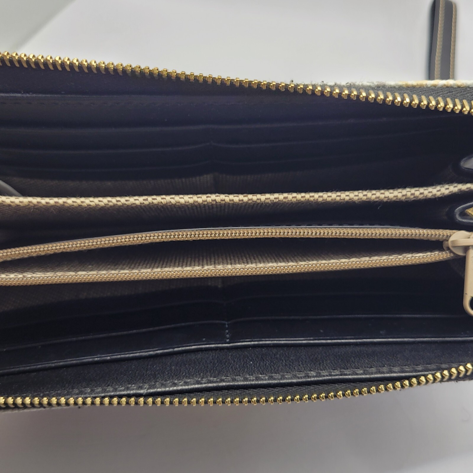 DVC Disney Vacation Club Dooney & Bourke Wallet Wristlet