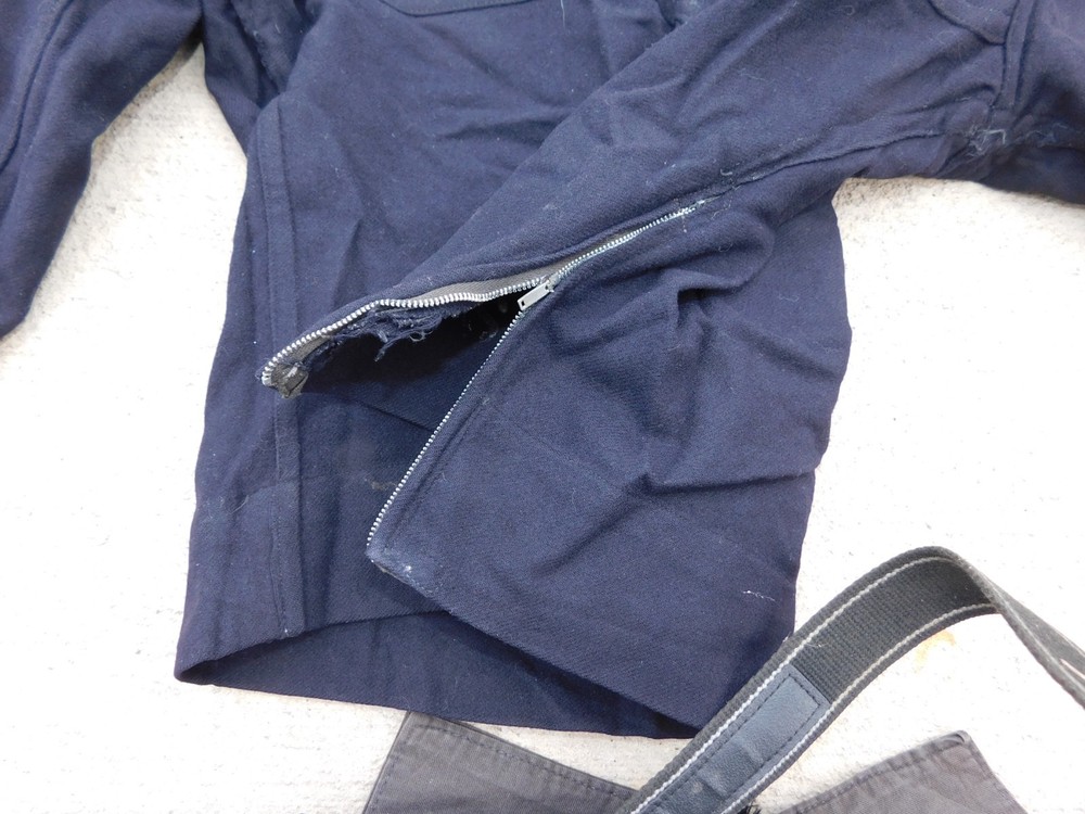 ORIGINAL WWII US NAVY UNIFORM SET, ELECTRICIANS MATE, 2/30