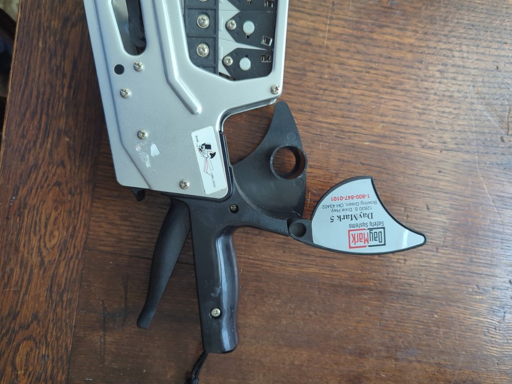 Daymark Dm5 - 3 Line Marker (DM5) date coder.