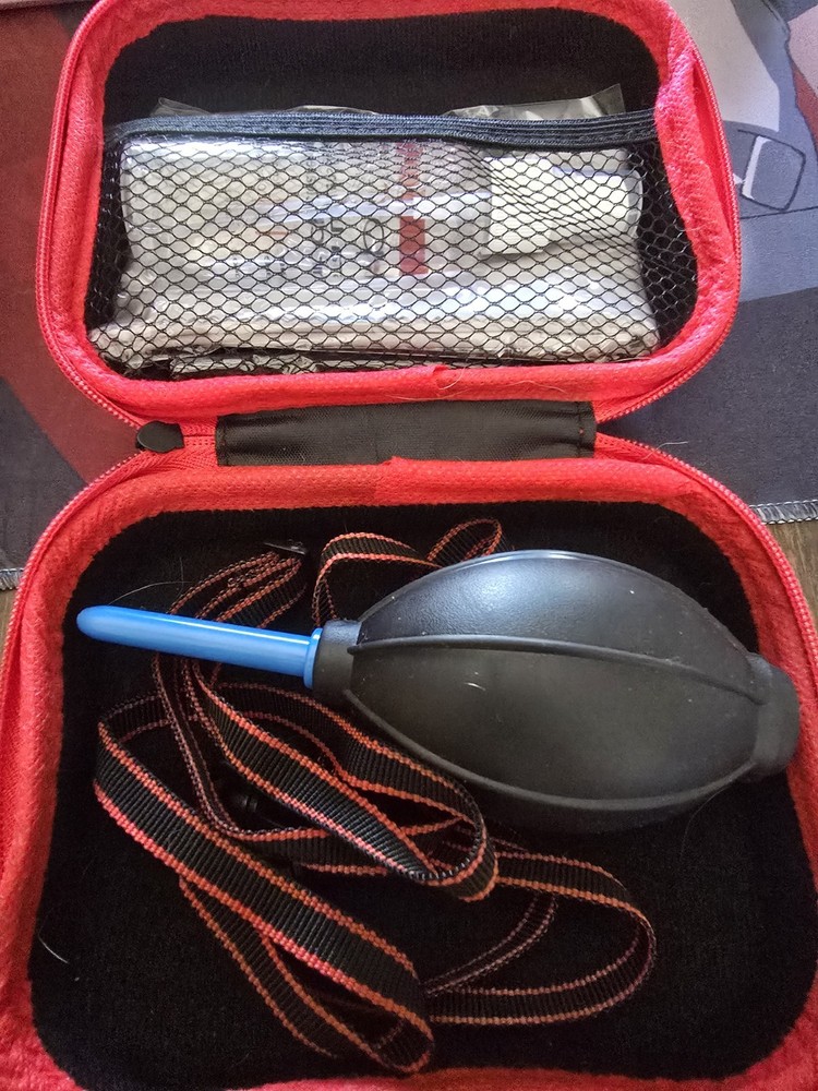 Sony ZV-1 II 21MP Vlogging Camera - White/Bundle