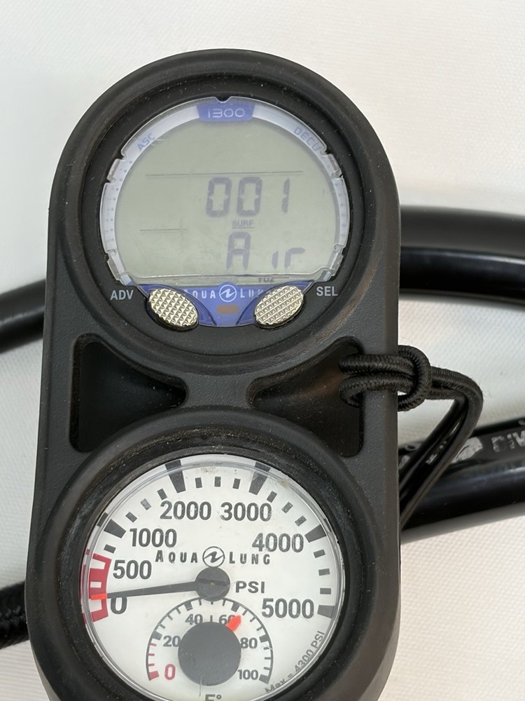 APEKS VALVE REGULATOR COMPUTER & GEAR (2019 CERTIFIED MODEL) READ DESCRIPTION!
