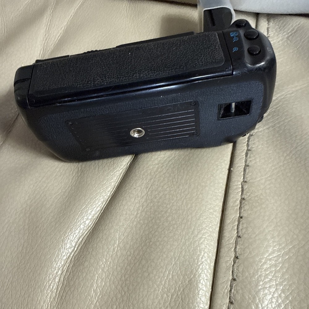 Genuine Canon BG-E7 Battery Grip for 7D
