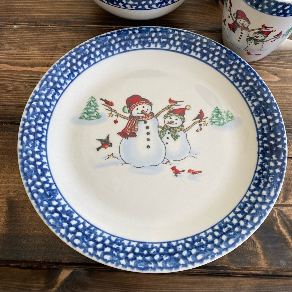 Christmas Dinnerware Set 32 Piece Serves 8