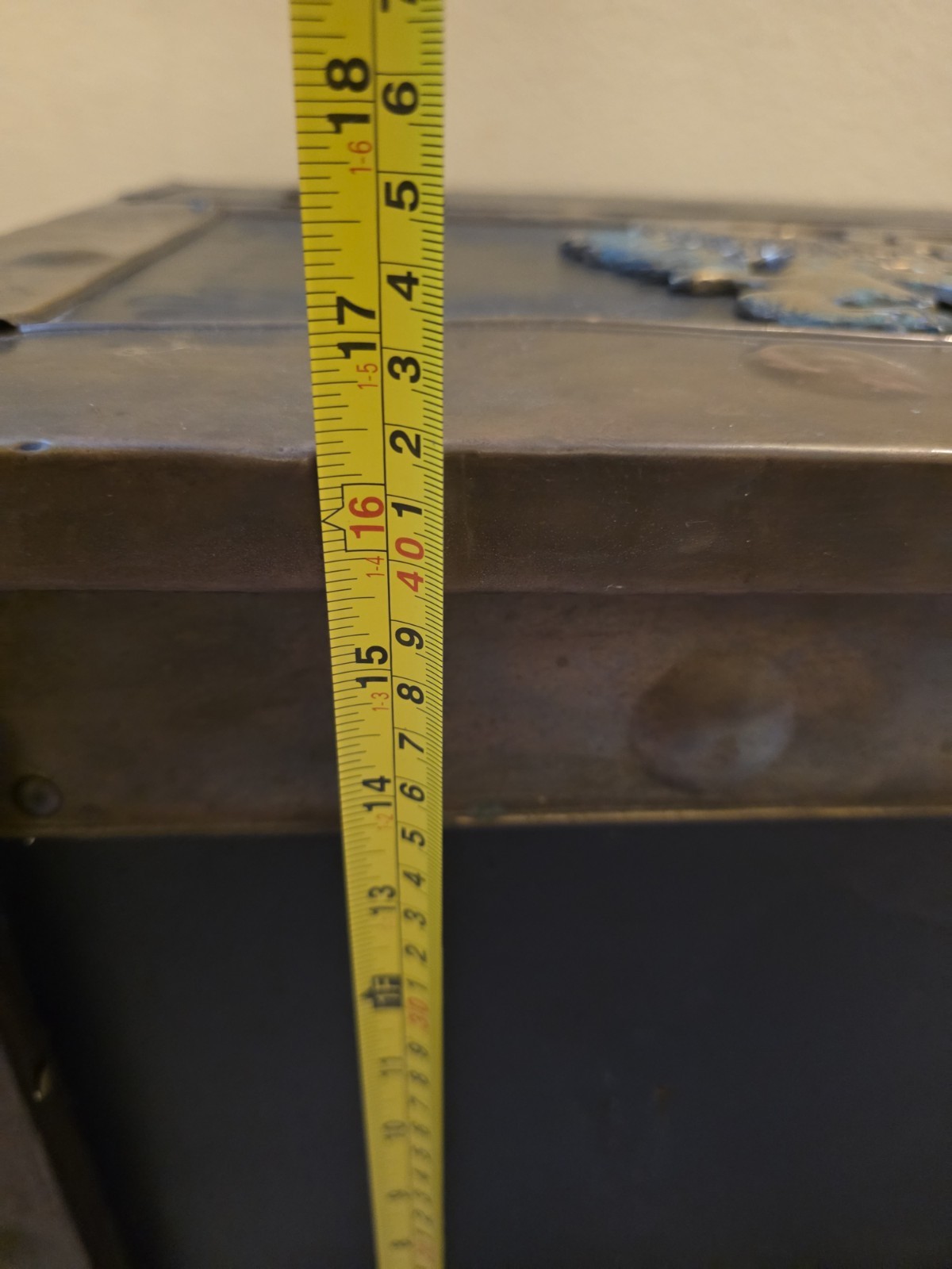 RARE ANTIQUE 19TH C CONTINENTAL BRASS BOUND KINDLING BOX W ARMORIAL. VERY HEAVY