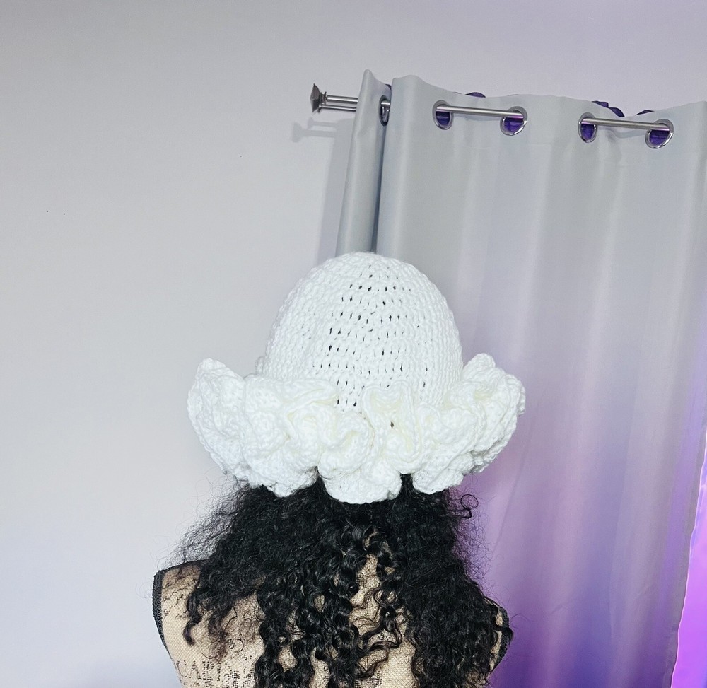 HANDMADE CROCHET RUFFLE HAT