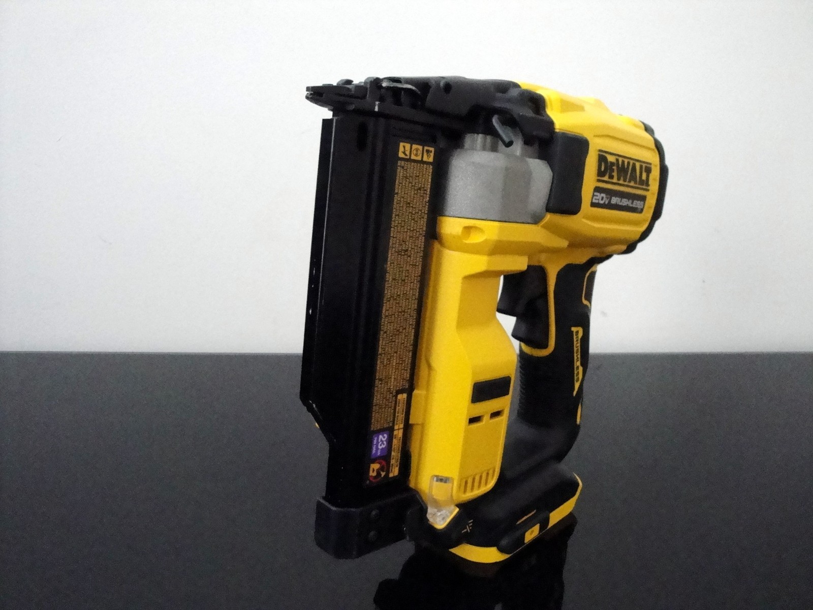 DEWALT DCN623B ATOMIC COMPACT 20V MAX* 23GA PIN NAILER (TOOL ONLY)