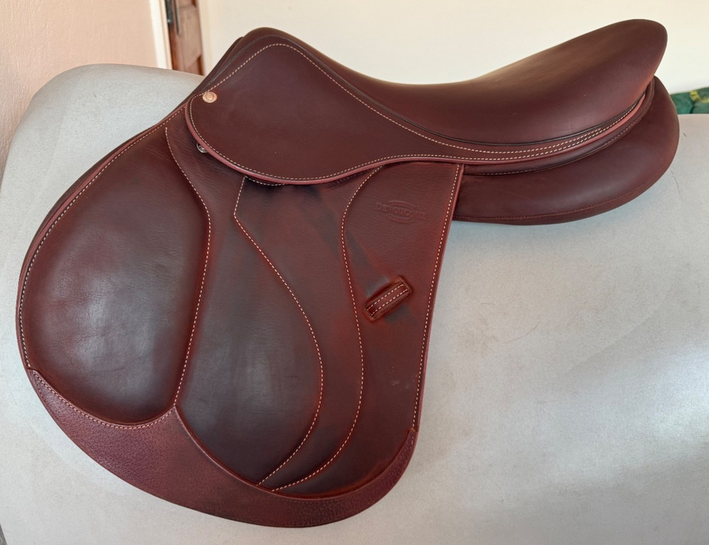 18" Devoucoux Biarritz O Saddle - 2023 - 2A - Full Buffalo - MINT!