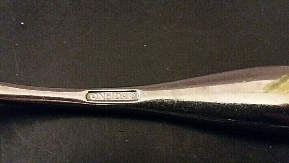 Oneida Voss Stainless teaspoon 6 1/4"