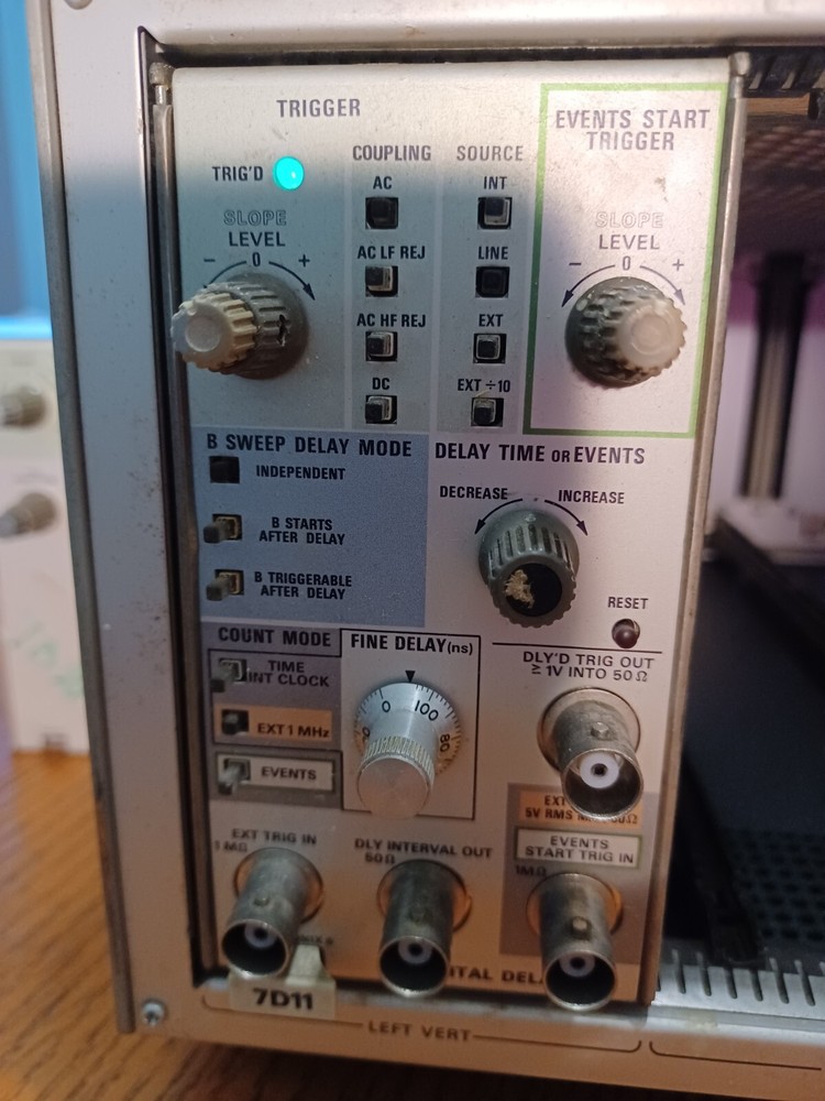Tektronix 7D11 Digital Delay Plug-in Module - Tested for Power