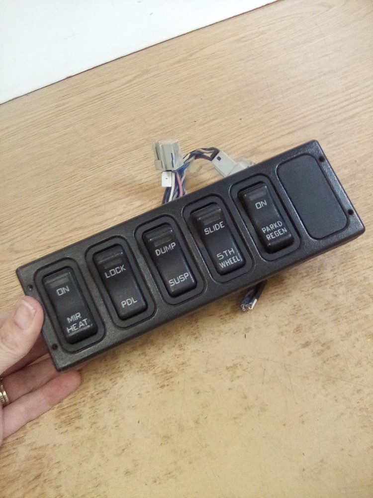 International Prostar 32237 Dash Switch Panel