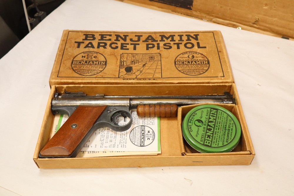 Benjamin Target Pistol, model 130 "Benjamin Franklin" w/box & papers