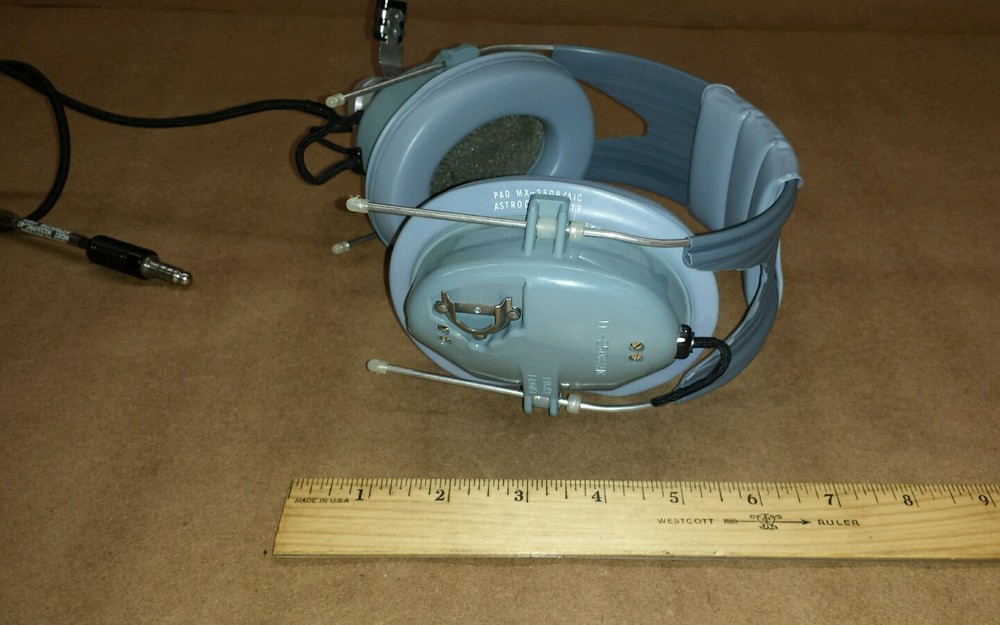 Astrocom 10631 (Gray) Dynamic Aviation Headset Adjustable Single Band w/Mic Conn