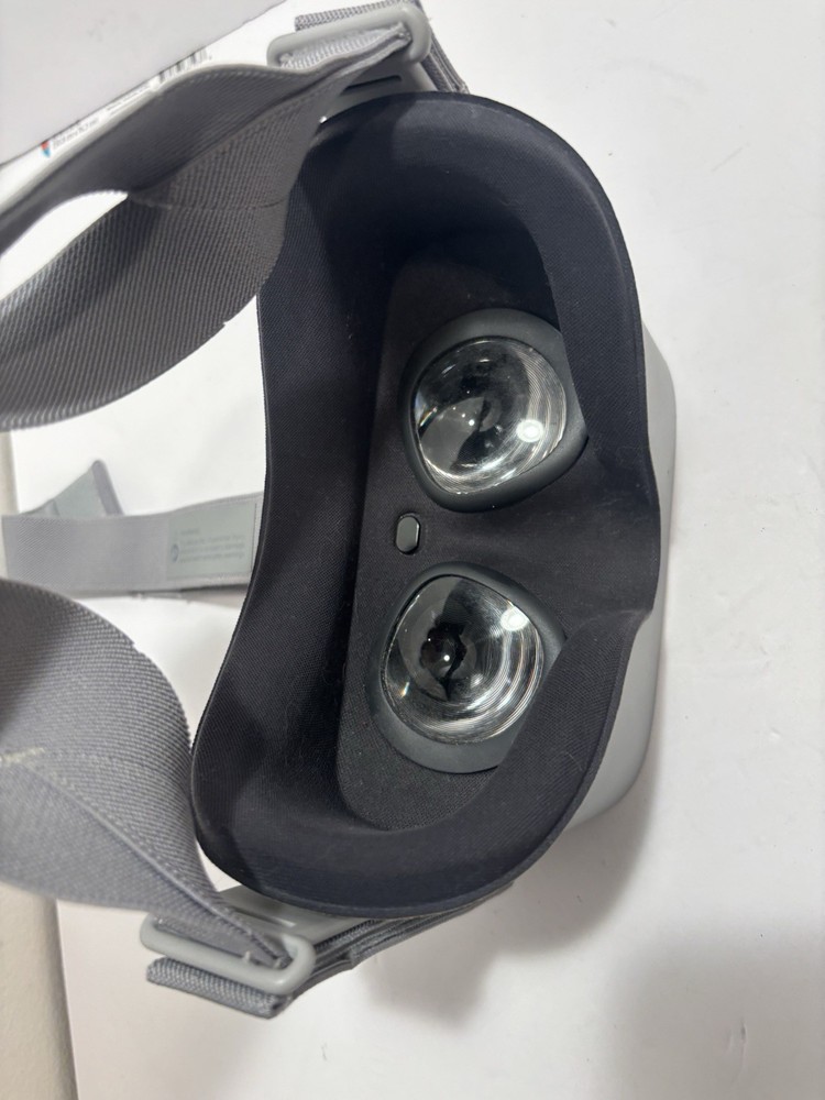 Oculus Go 32GB Standalone Virtual Reality VR Headset Tested No Controller