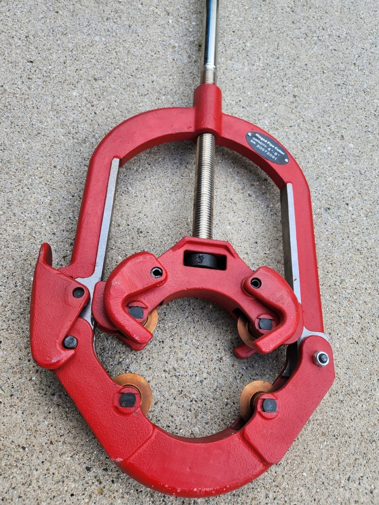 Hinged Pipe Cutter CAPACITY 4"-6" S/N: 20672091 NICE-LOOKING!!