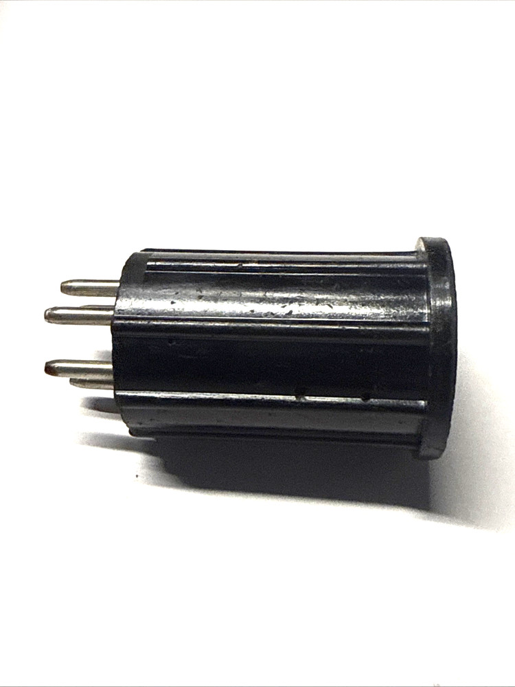 5 pin plug-in coil form USED BLACK