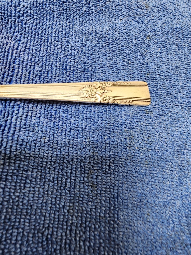 WMA Rogers AA Heavy single spoon Oneida Artistic Pattern