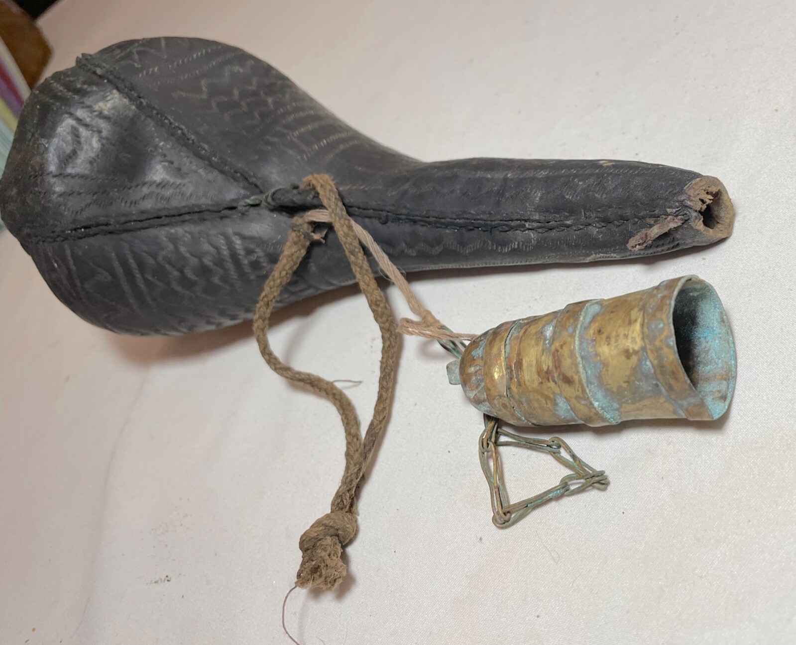 ANTIQUE 1800's HANDMADE ETCHED LEATHER BRASS WATER SHOT FLASK JUG POWDER EARLY