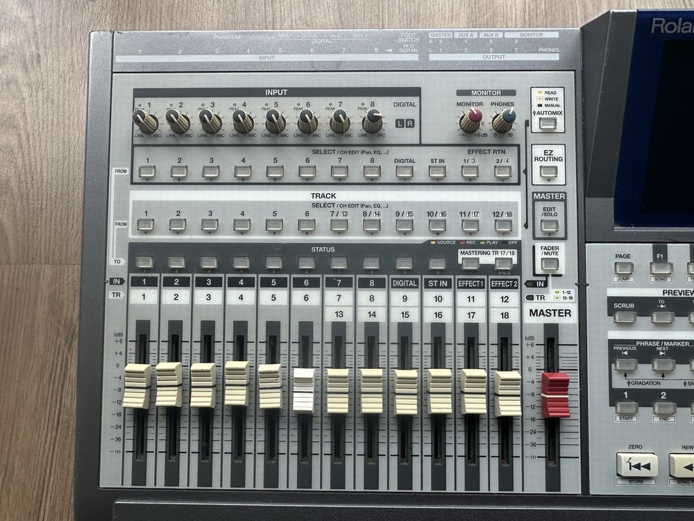 Roland VS-1824CD Digital Studio Workstation 24-Bit Multitrack Recorder