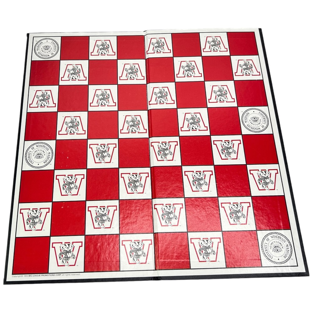 Wisconsin Checkers Game - Badgers - EUC - COMPLETE