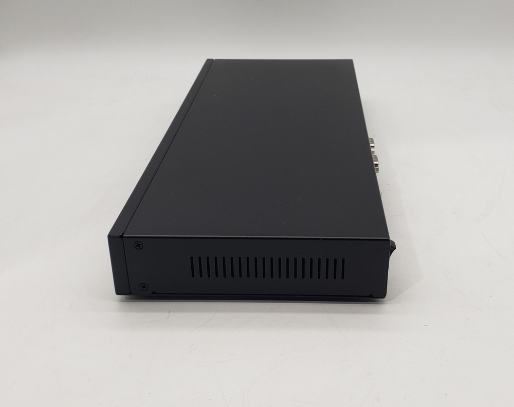 DemoPad Centro 8 Control Center Processor / No accessories.