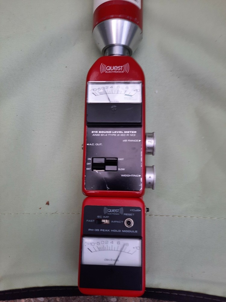 Quest Sound Level Meter Model 215, DB45 Octave Filter Audiometric set, case