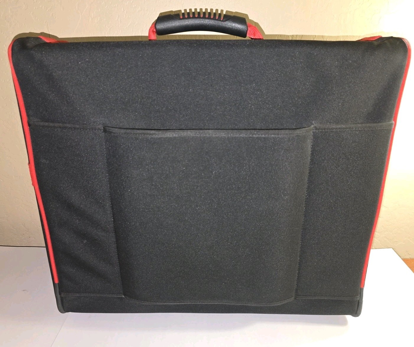 Nice Bernina Large Sewing Machine Luggage Carrying Bag Black & Red Case