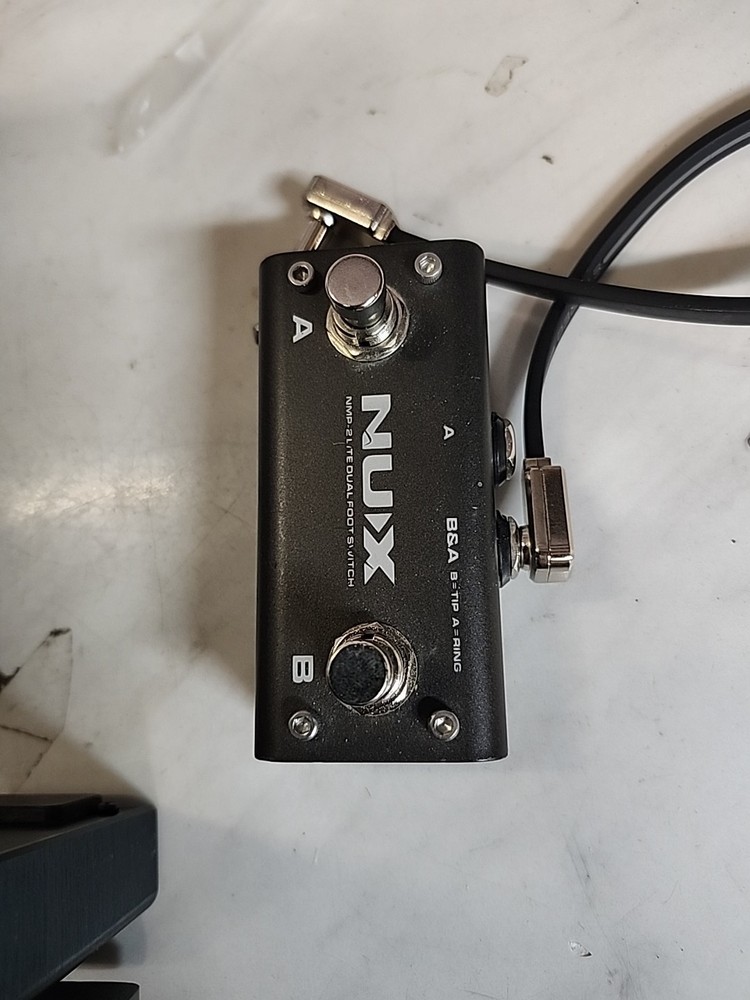 NuX Effects MG-30 Guitar Modeling Floorboard Processor Pedal With NuX LOOP