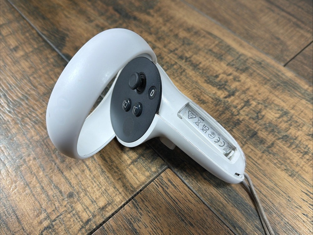 Meta Quest 2 Replacement Controller - Right Hand - Missing Battery Cover