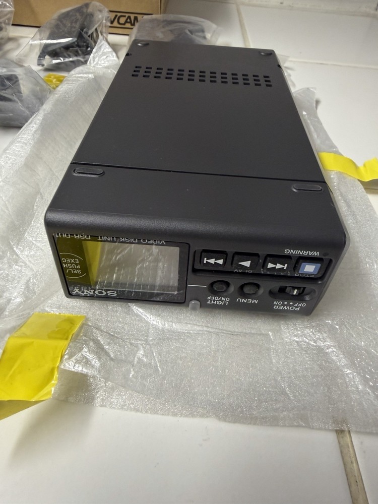 SONY DSR-DU1 + CA-DU1 + PDVM-32N/3 Compact Videodisk Unit Bundle